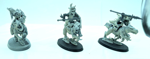 Warhammer fantasy saurus - warhammer,